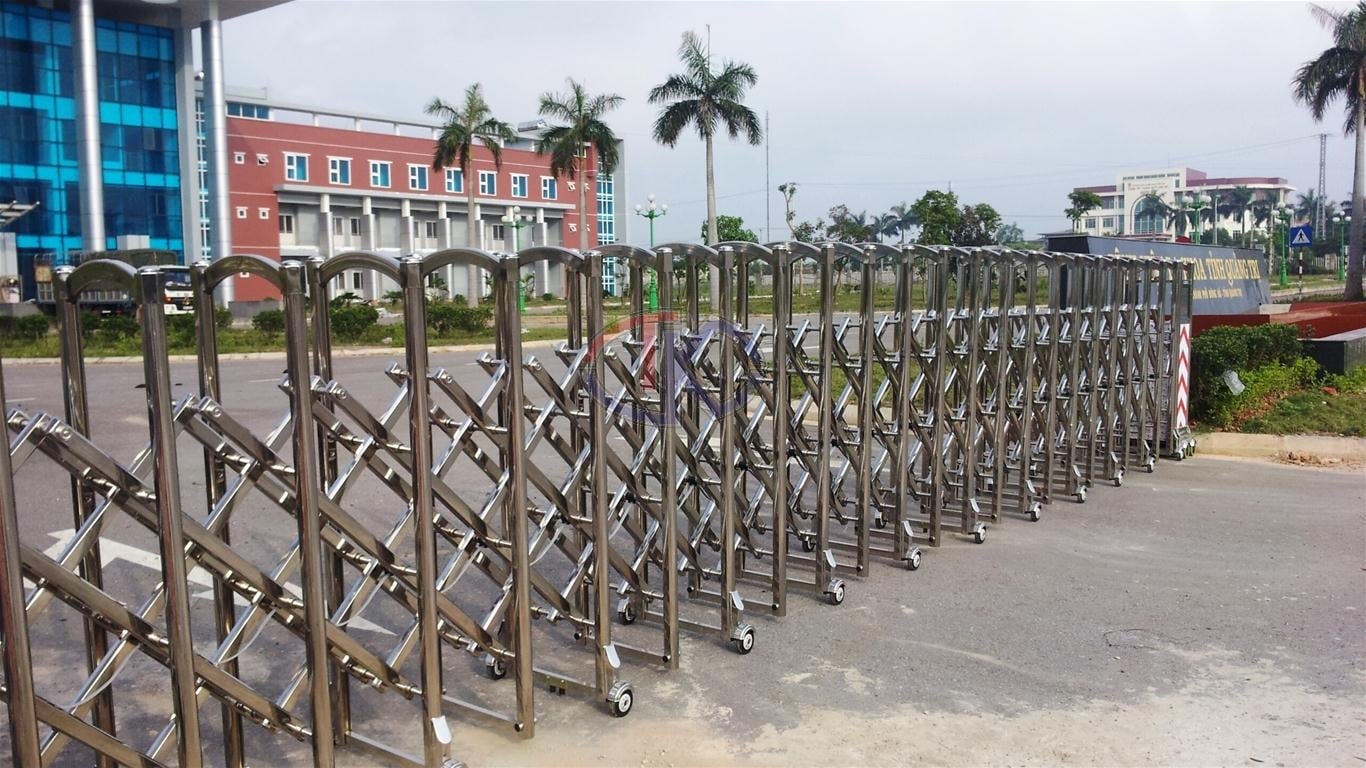 lắp đặt cổng xếp tại Bàu Bàng